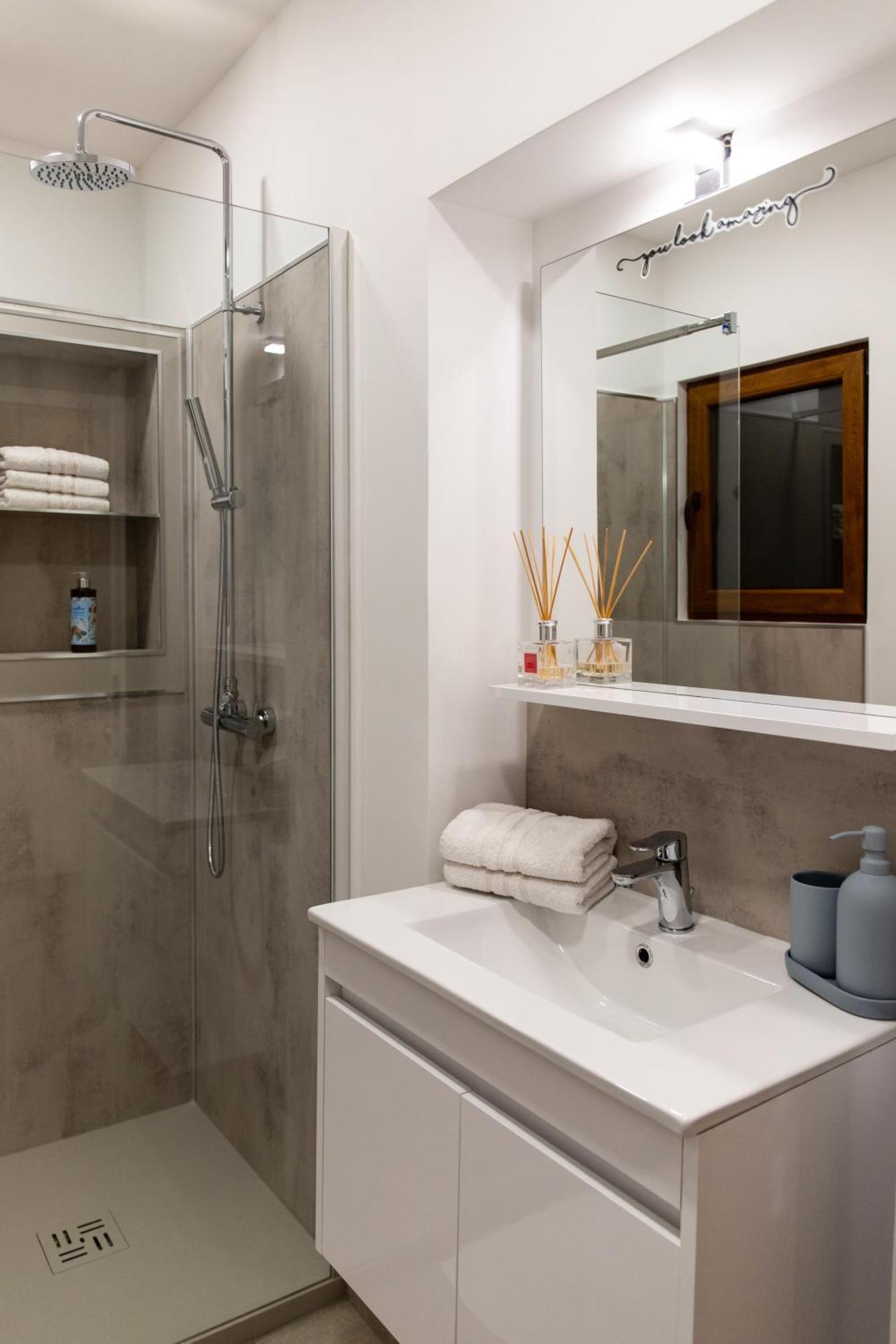 Oliver Street Apartment Vipava Exteriér fotografie